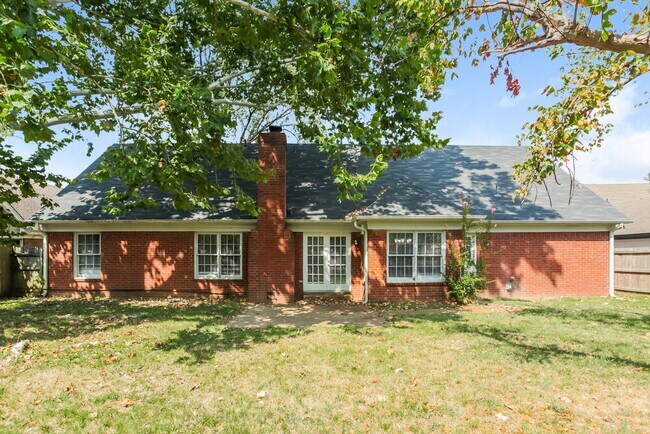 Building Photo - 8159 Creekside Cir N