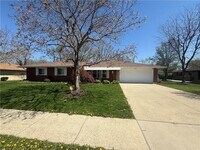 Building Photo - 6418 Oakhurst Pl