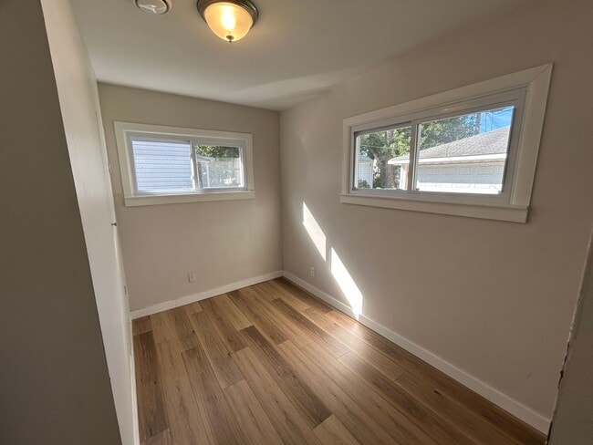 Building Photo - FULLY UPDATED Eastpointe 3 Bed/1 Bath Ranc...