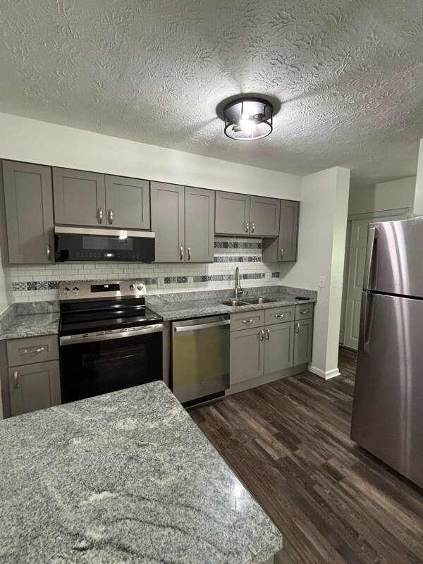 Building Photo - 10253 Crestland Ct