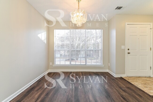 Building Photo - Prepare to be impressed by this 3 bedroom, 2 bathroom home