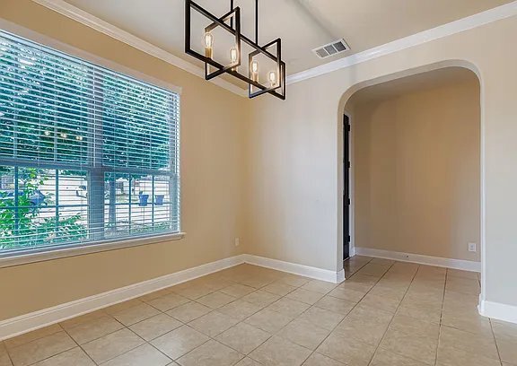 Building Photo - 220 Heavenly Vw