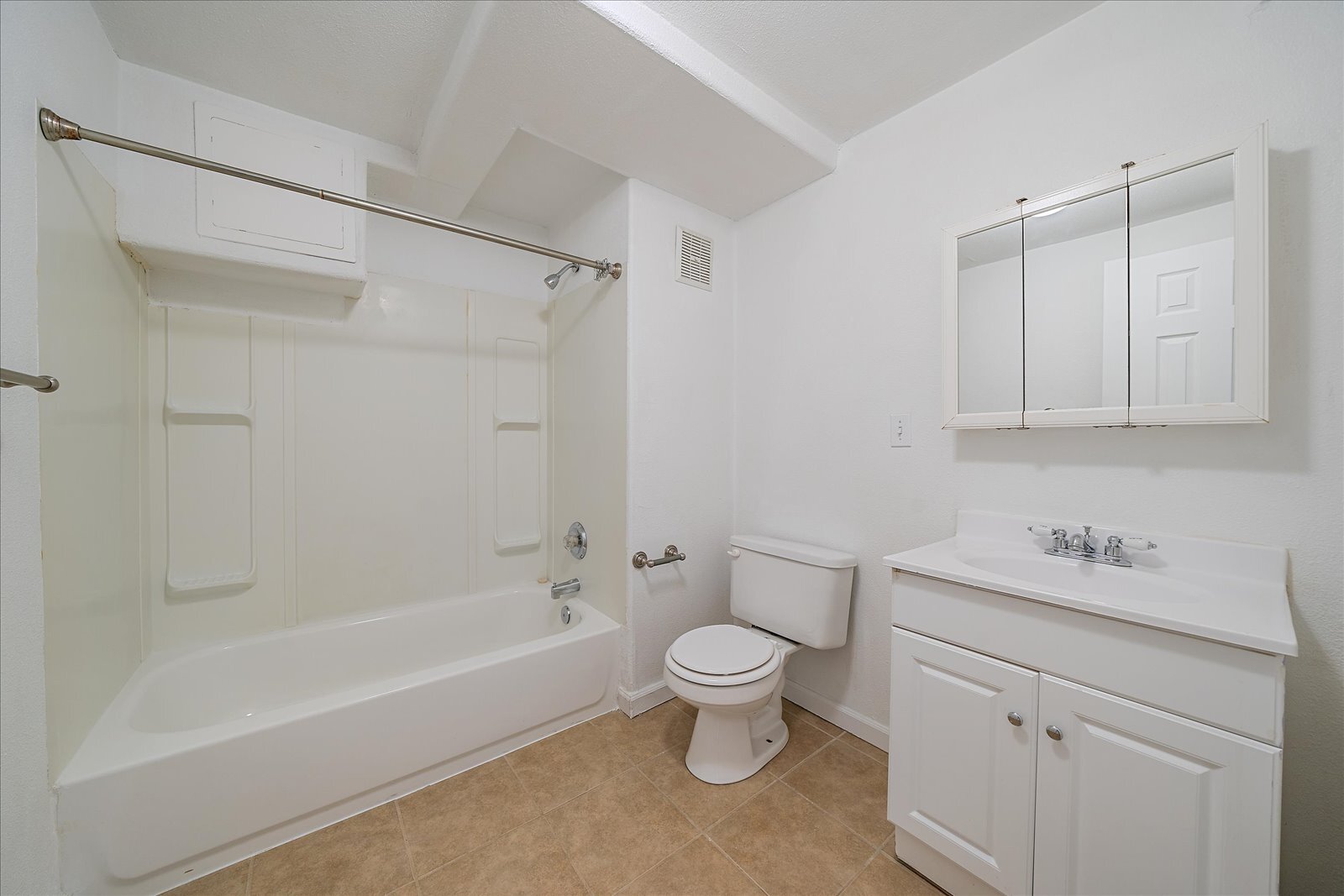 Building Photo - 1567 Meade St