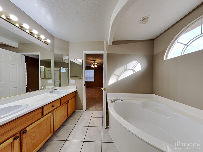 Building Photo - 5196 Guardian Peak St