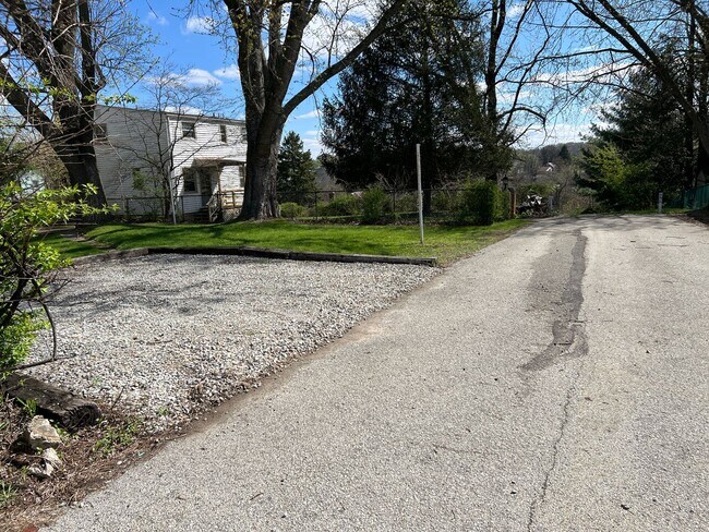 Building Photo - 3BR Retreat Minutes from The Waterfront Shopping & Dining
