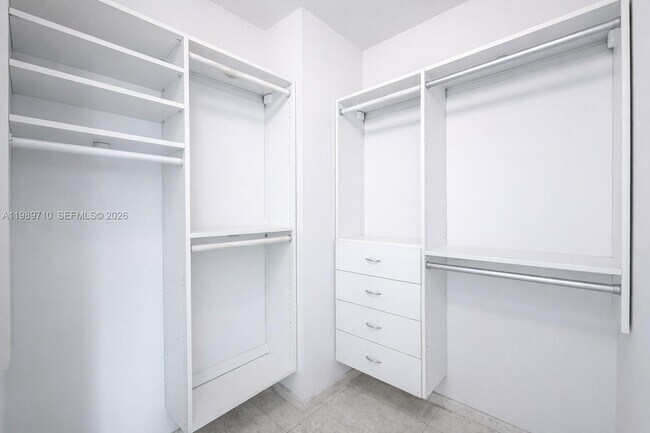 Building Photo - 900 Brickell Key Blvd