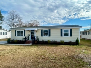 Building Photo - 403 S Market St