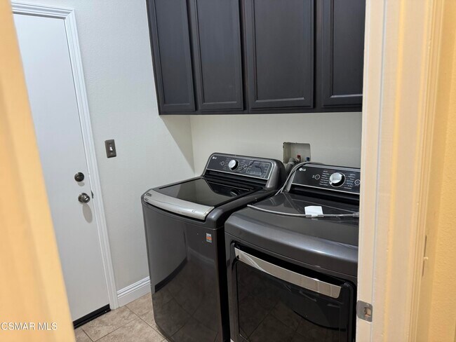 Building Photo - 1604 Rose Arbor Ln