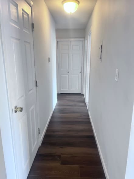 Building Photo - 8 Lancelot Court