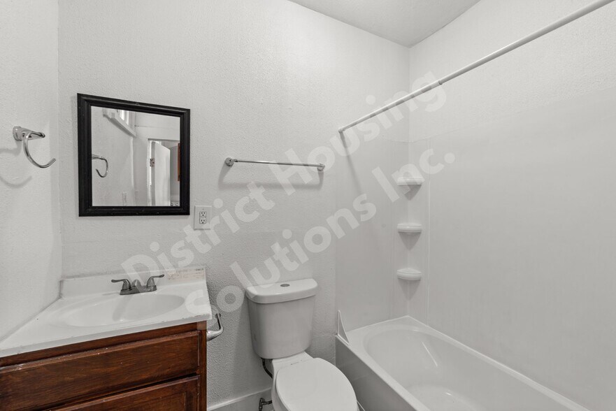 Building Photo - 8302 Sowinski Ave