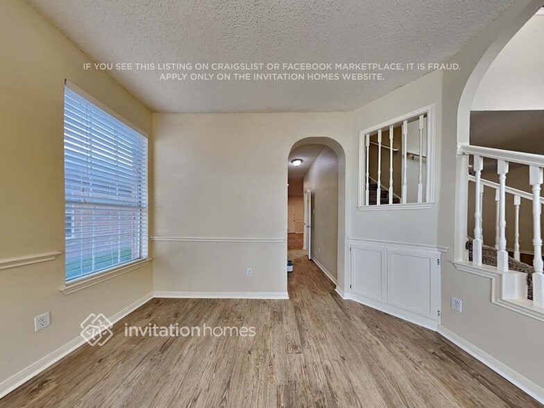 Building Photo - 7402 Euclid Dr