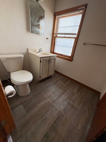 Building Photo - 1420 Villa Dr