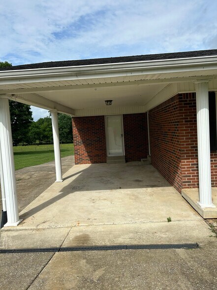 Building Photo - 147 Riddleton Cir
