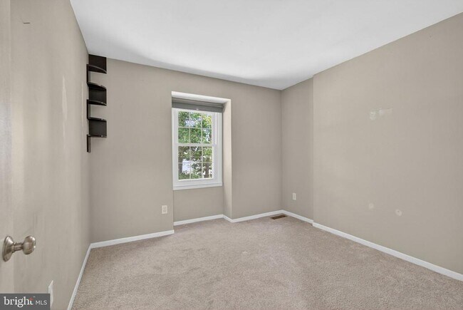 Building Photo - 9821 Owens Ct