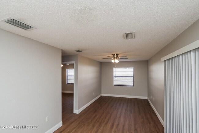 Building Photo - 1298 Robbinswood Dr