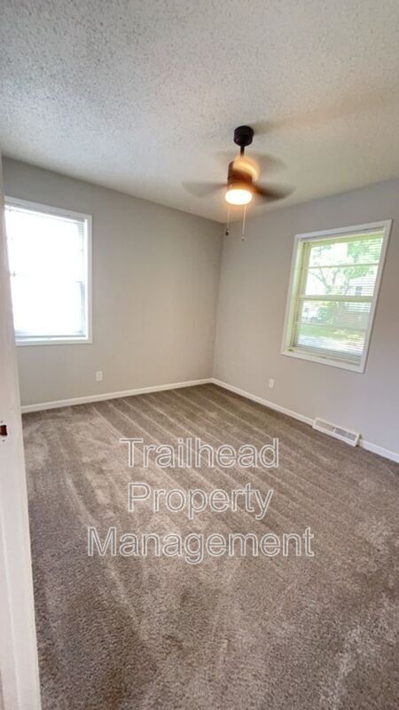 Building Photo - 8105 NE San Rafael Dr