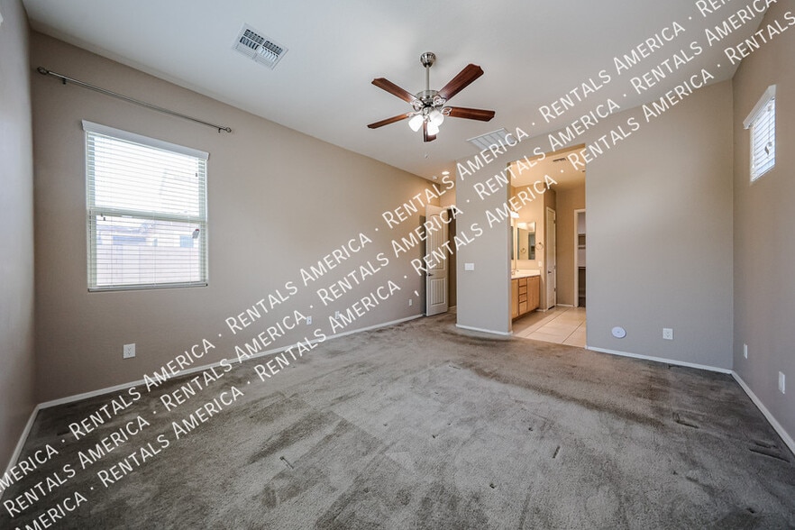 Building Photo - 10160 W Robin Ln