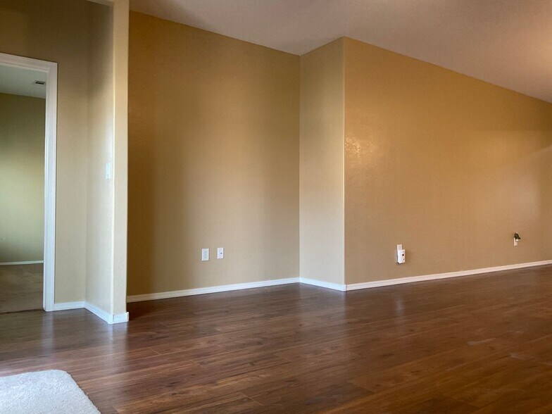Building Photo - 3603 Herring Gull Ln