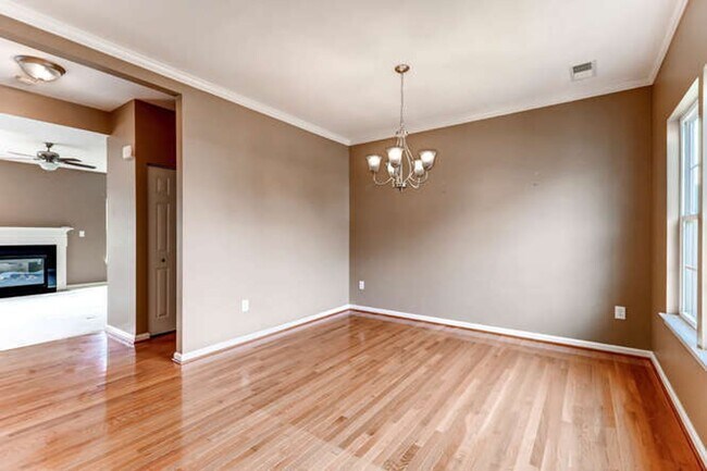 Building Photo - Large Single Family Home Near APG!
