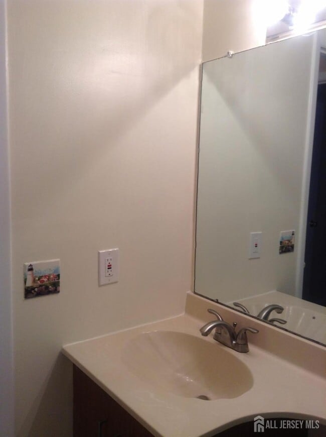 Building Photo - 3 Westgate Dr