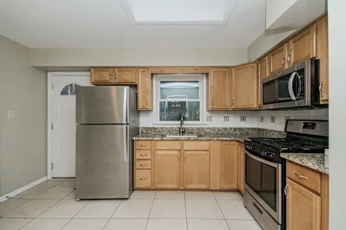 Building Photo - 3643 Greenwood St