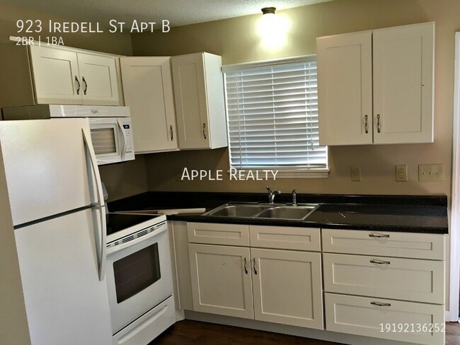 Building Photo - 923 Iredell St