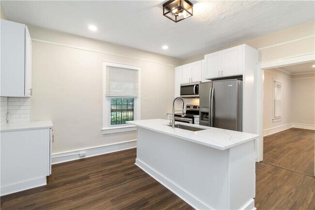 Building Photo - 2141 Fairburn Rd SW