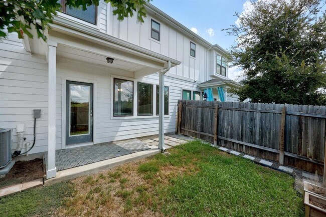 Building Photo - 441 Fieldwood Dr