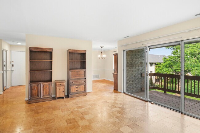 Building Photo - 5019 Green Mountain Cir