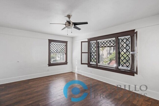 Building Photo - 2205-9 Broadway