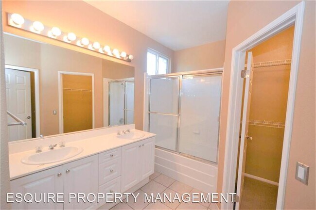 Building Photo - 4520 Calle Argolla