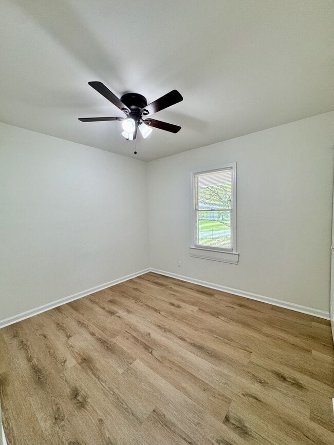 Building Photo - 508 Landers Dr SW