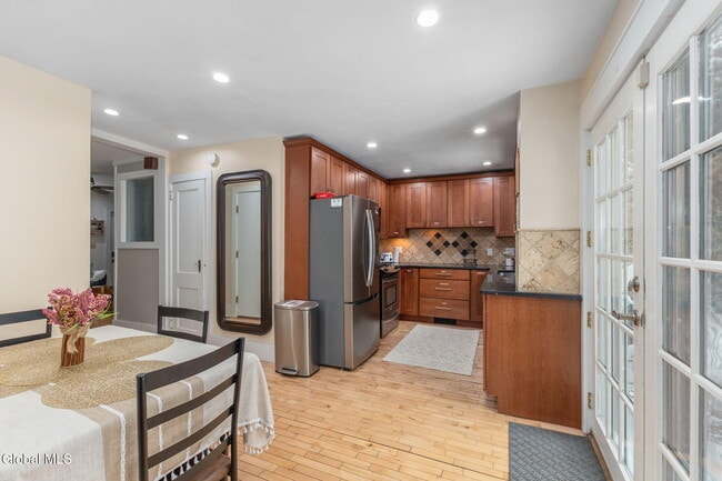 Building Photo - 83 Spring St