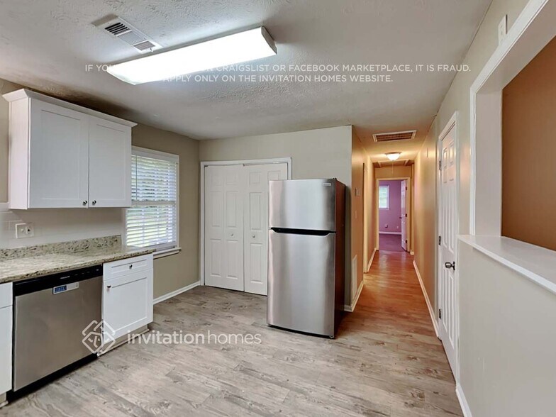 Building Photo - 5675 Elmtree Dr