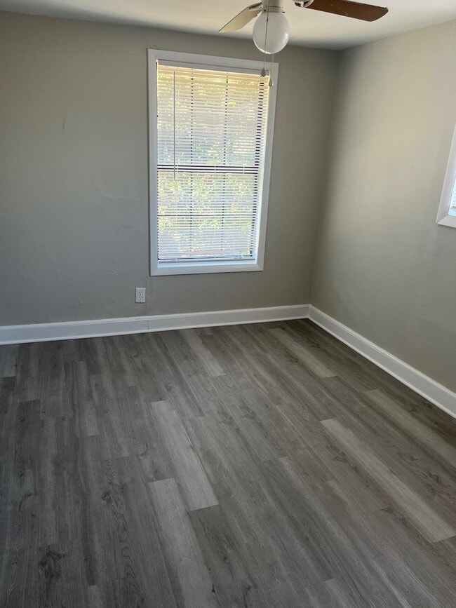 Building Photo - 229 S Lipona Rd