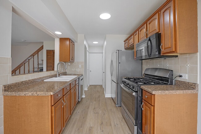 Building Photo - 40 N Waterford Dr