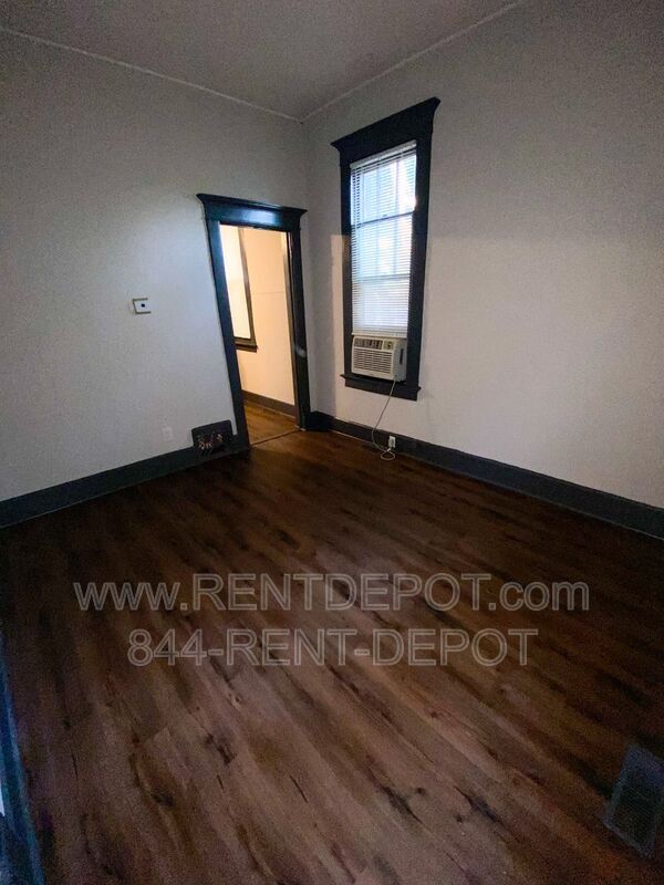 Building Photo - 613 Monroe Ave