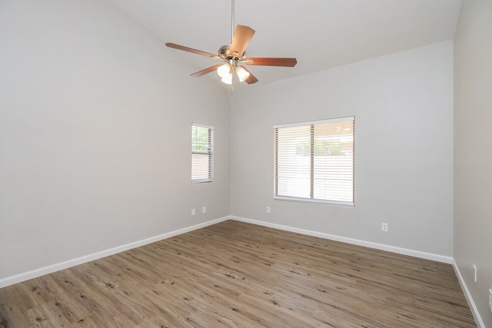 Building Photo - 748 W Dublin St