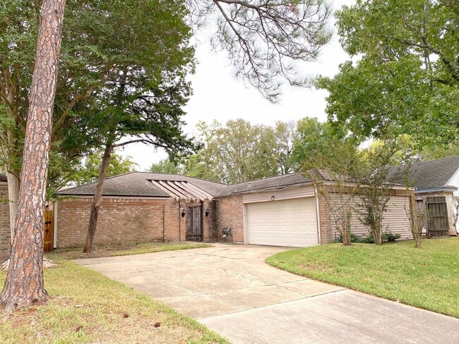 Primary Photo - Briar Hill Beauty- Coming Soon