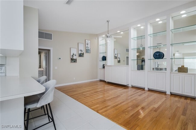 Building Photo - 4949 Kingston Way