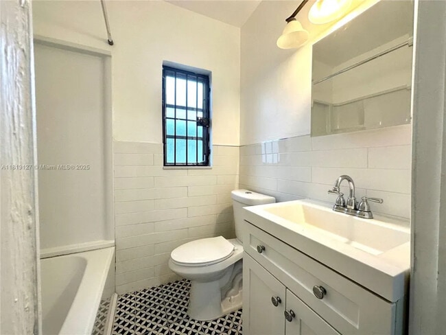 Building Photo - 1941 NE 157th Ter
