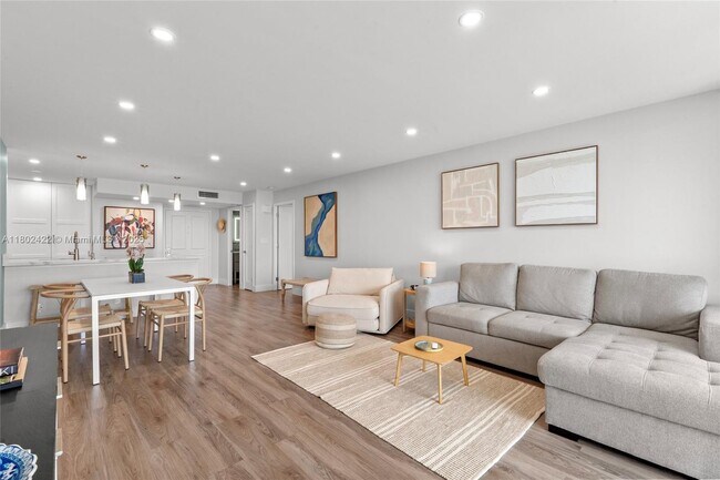 Building Photo - 2100 S Ocean Ln