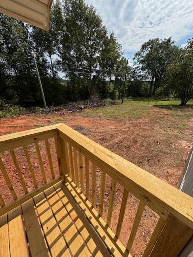 Building Photo - Newly Remodled 3 Bedroom 2 Bath Unit