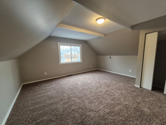 Building Photo - Charming 3-bedroom home!