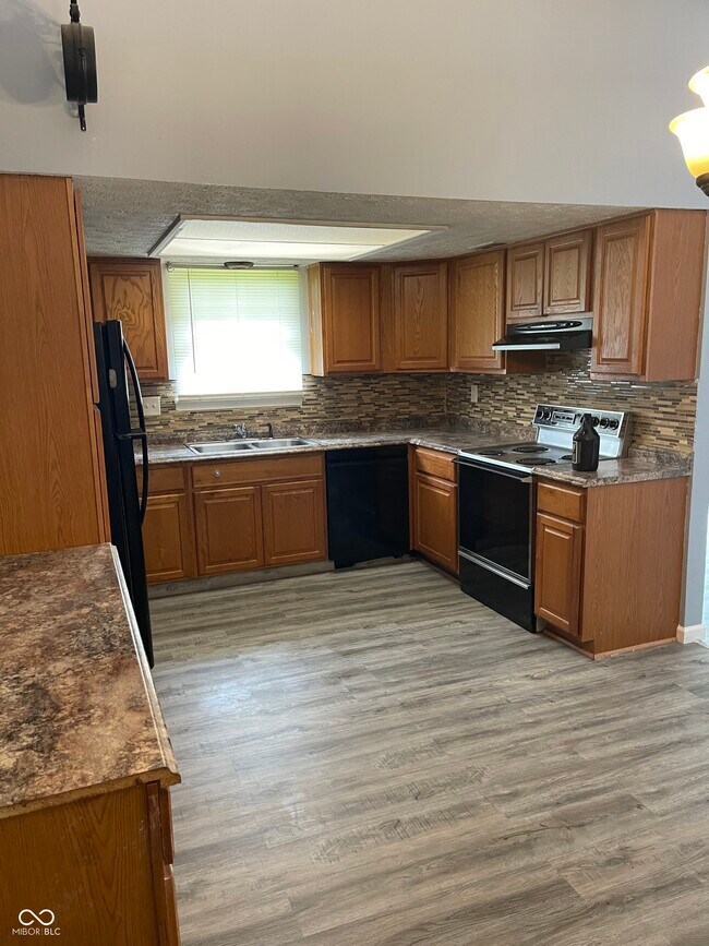 Building Photo - 6268 Glenshire Ln