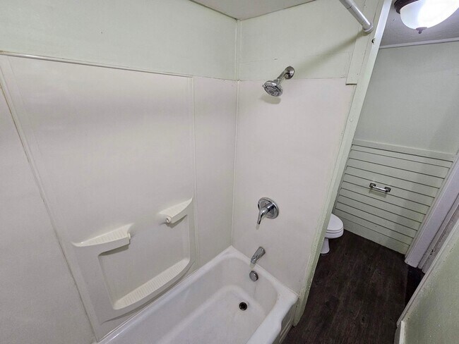 Building Photo - $1475/mo - 1 Bed / 1 Bath Second floor Apartment in Downtown Manchester with All Utilities Included!