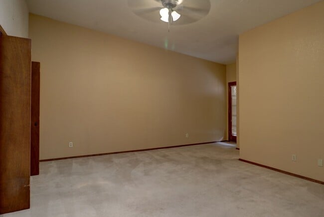 Building Photo - 3109 Las Placitas Rd