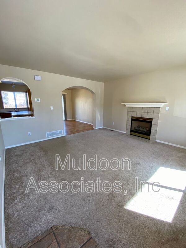 Building Photo - 1048 Scarlet Oak Dr