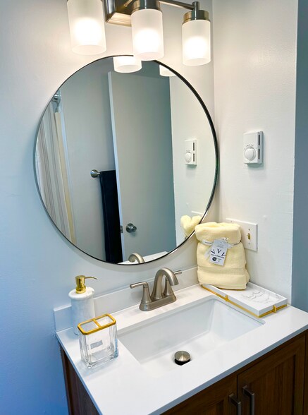 Bathroom - 91 Faith St