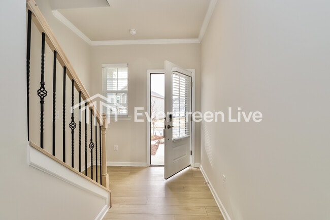 Building Photo - 5543 Hydrangea St